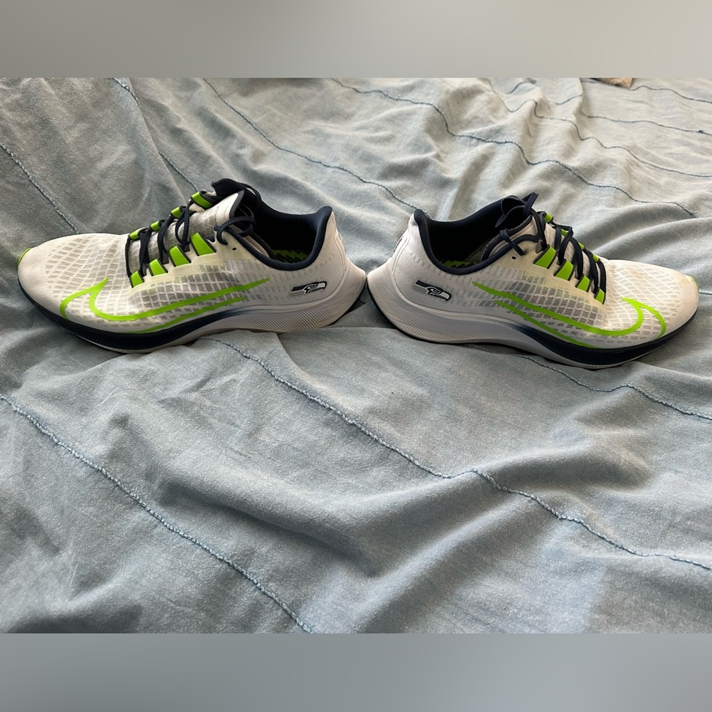 Nike Air Zoom Air Pegasus 39 Seattle Seahawks shoes Men’s Size 11.5 Like New!